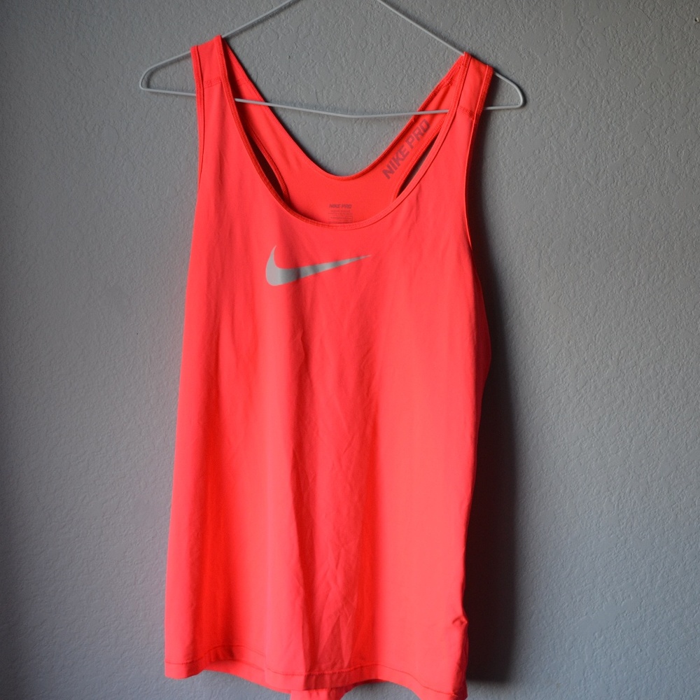 Nike Pro workout tank top